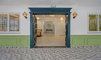 treebo chandraprasth residency