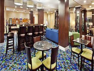 holiday inn express and suites atlanta airport west