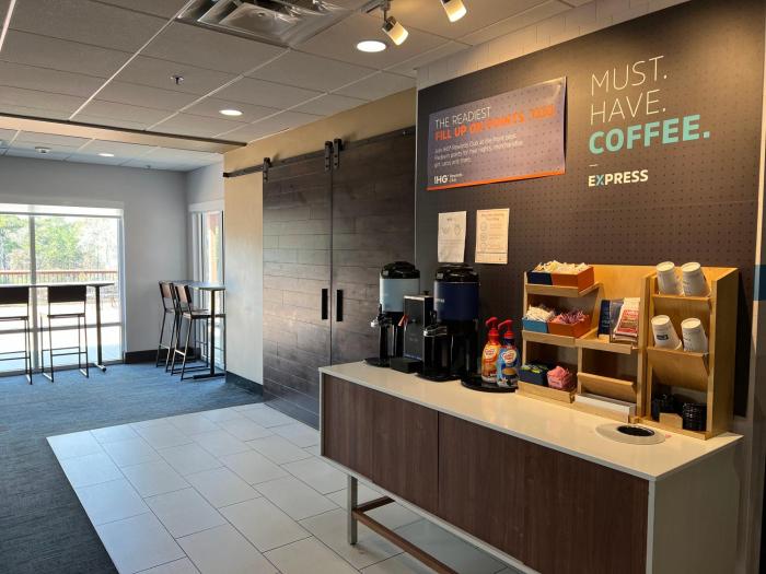 holiday inn express hotel suites atlanta arpt west camp creek
