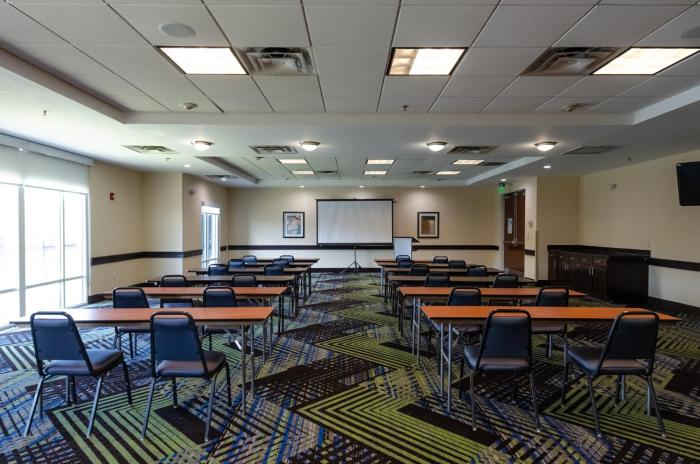 holiday inn express hotel suites atlanta arpt west camp creek