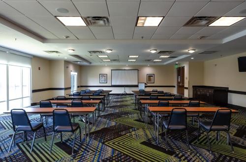 holiday inn express hotel suites atlanta arpt west camp creek