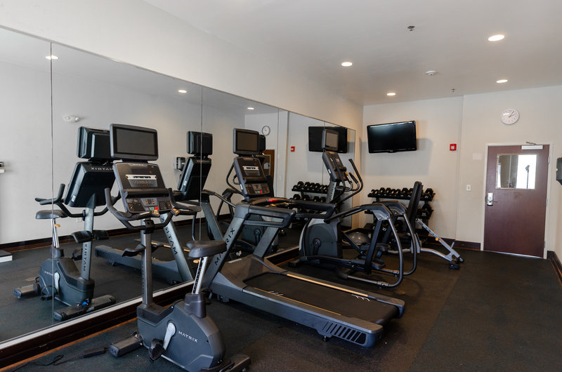 holiday inn express and suites atlanta airport west