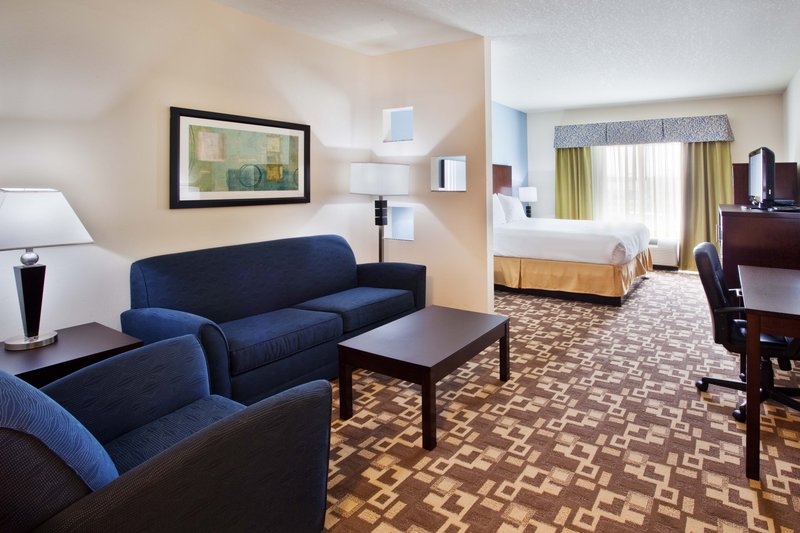 holiday inn express and suites atlanta airport west