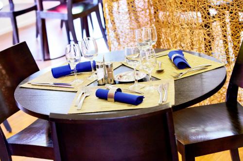 kyriad angers pont de ce