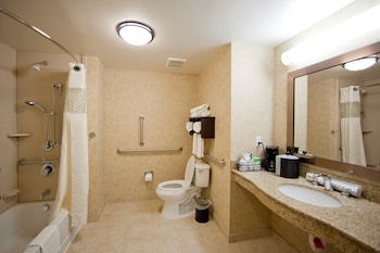 hampton inn and suites seattle kent wa