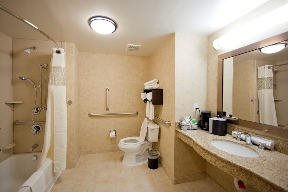 hampton inn and suites seattle kent wa