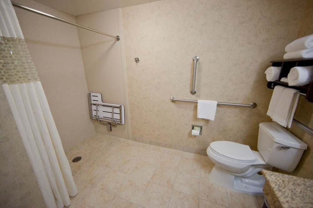 hampton inn and suites seattle kent wa