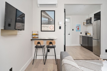 francois denis apartments