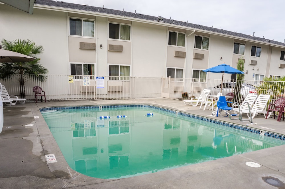 Motel 6 Seattle, Wa - Sea-Tac Airport South,Des Moines>>Burien,2 star