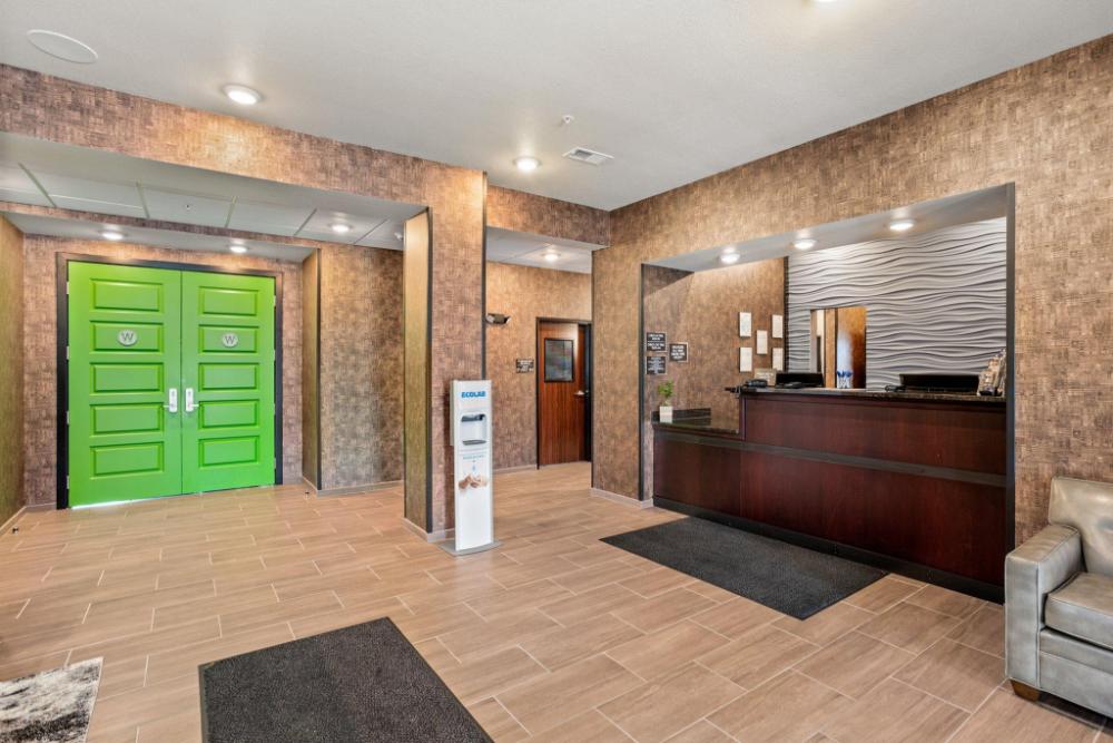 cobblestone hotel and suites de pere