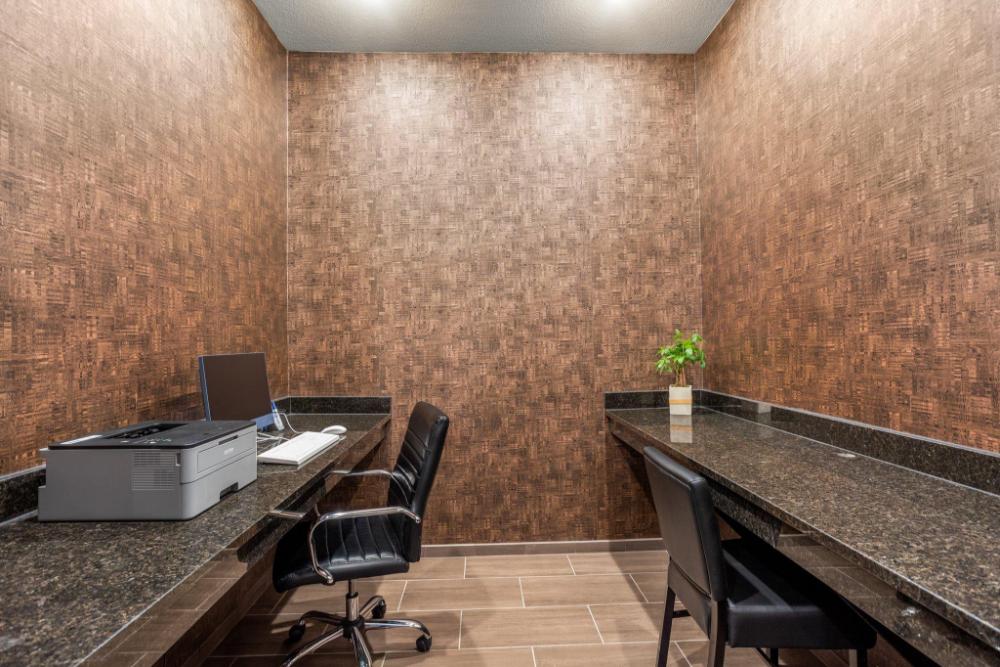 cobblestone hotel and suites de pere