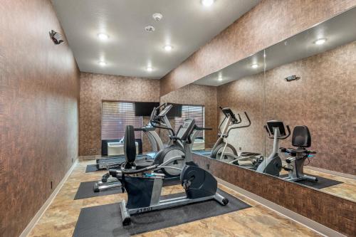 cobblestone hotel and suites de pere