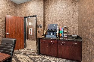 cobblestone hotel and suites de pere
