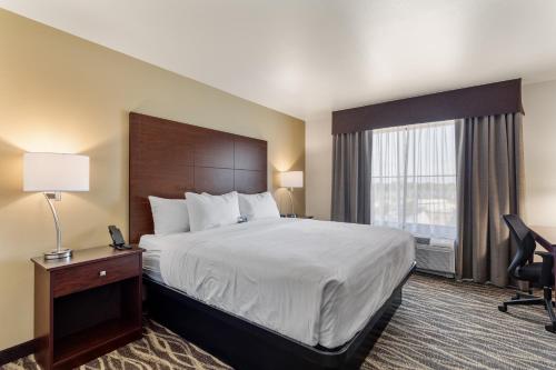 cobblestone hotel and suites de pere