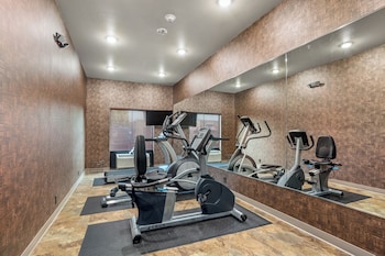 cobblestone hotel and suites de pere