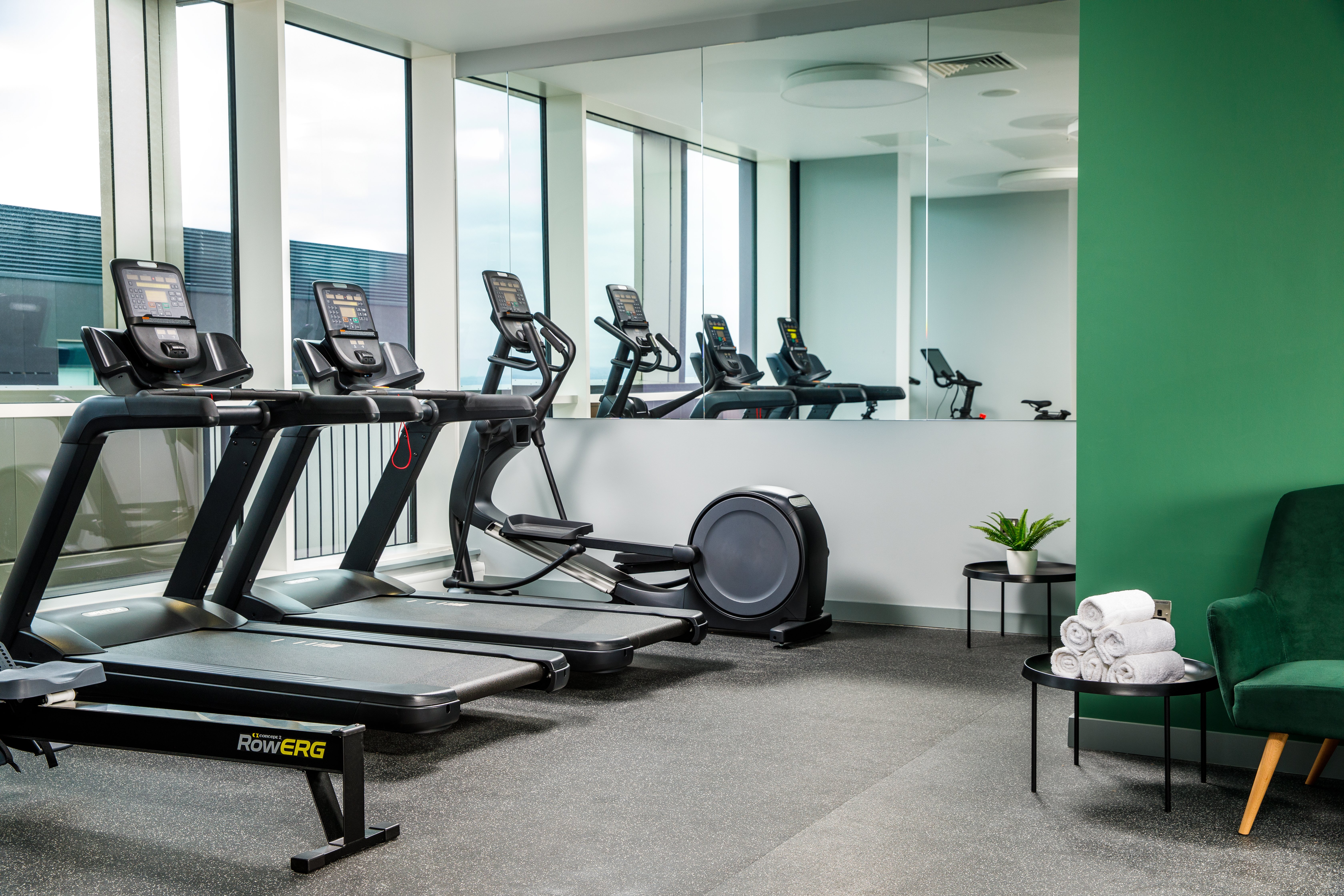 holiday inn manchester airport an ihg hotel