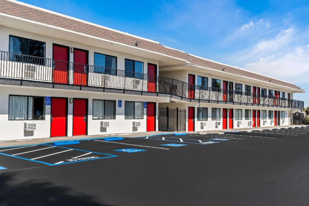 econo lodge stockton near i 5 fairgrounds