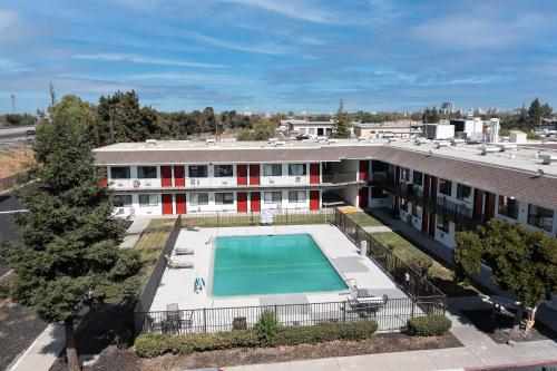 econo lodge stockton near i 5 fairgrounds