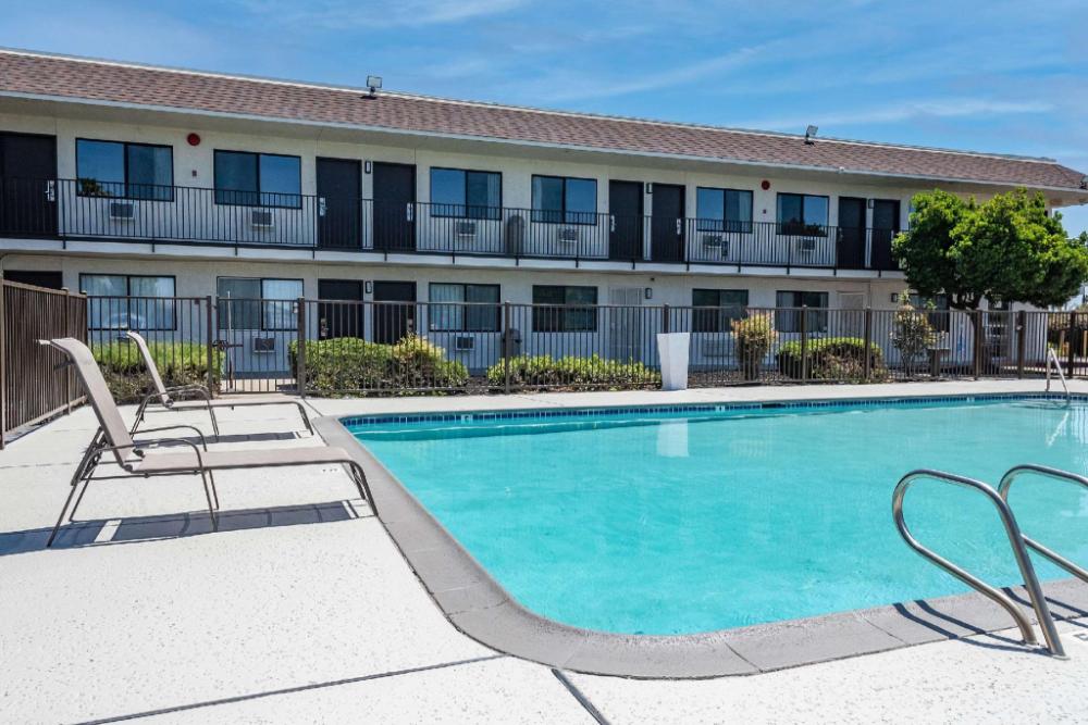 econo lodge stockton near i 5 fairgrounds