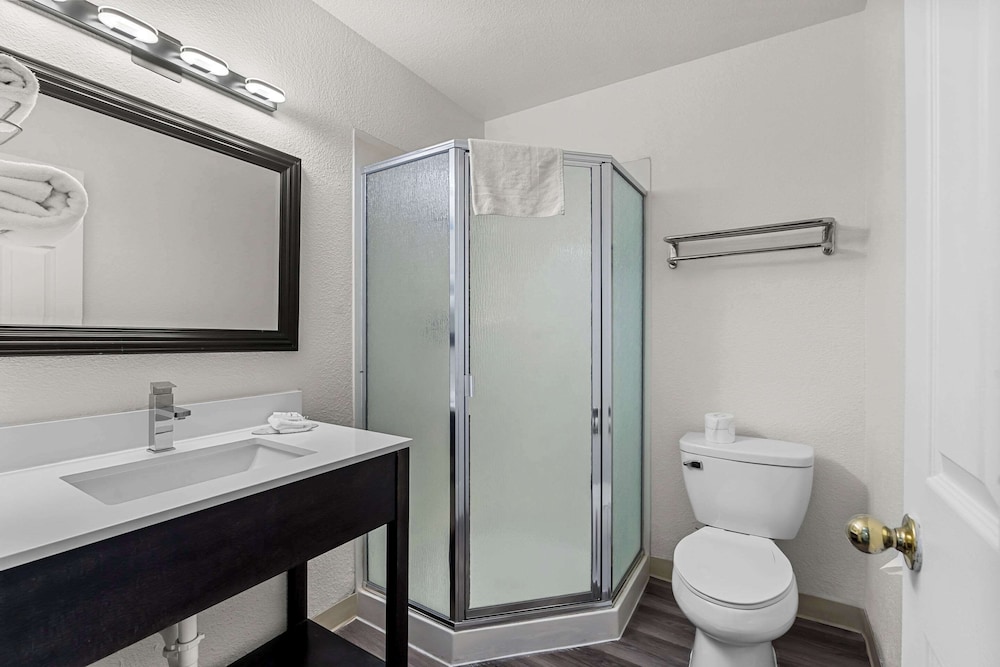 econo lodge stockton near i 5 fairgrounds