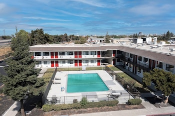 econo lodge stockton near i 5 fairgrounds