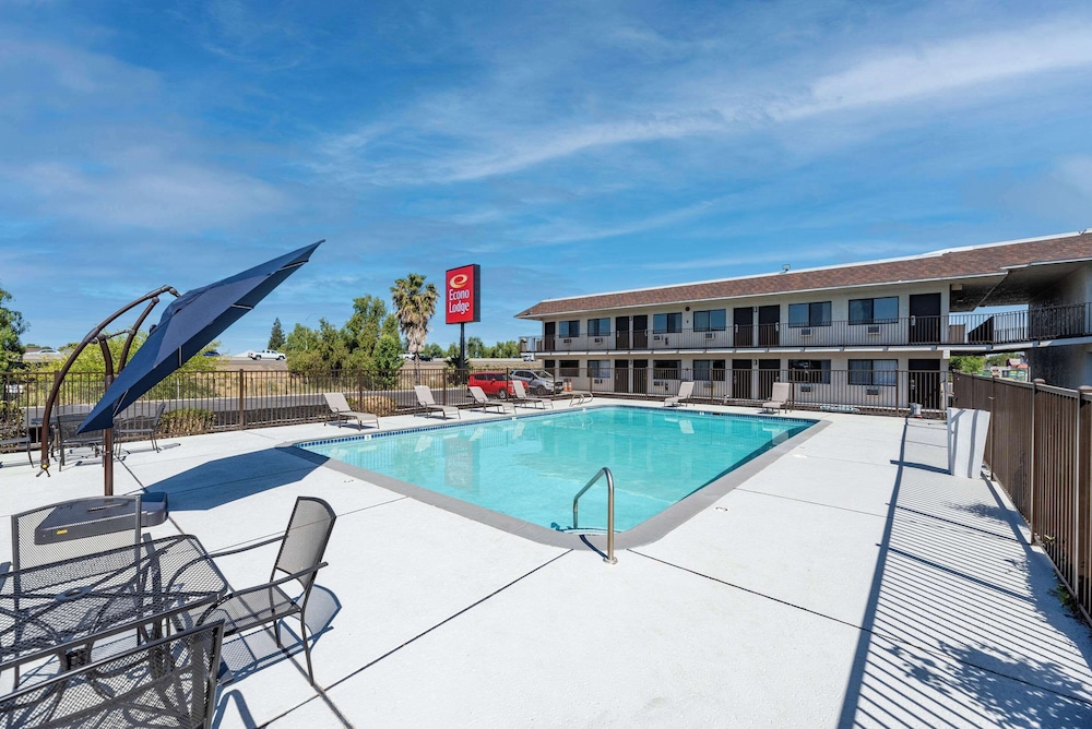 econo lodge stockton near i 5 fairgrounds