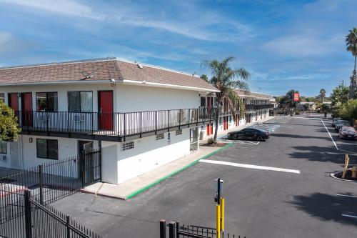 econo lodge stockton near i 5 fairgrounds