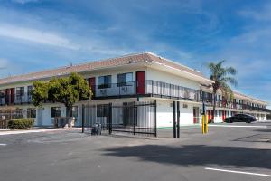 econo lodge stockton near i 5 fairgrounds