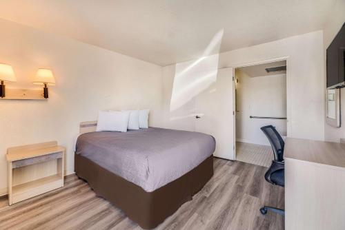 econo lodge stockton near i 5 fairgrounds