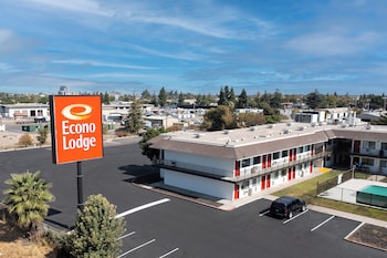 econo lodge stockton near i 5 fairgrounds