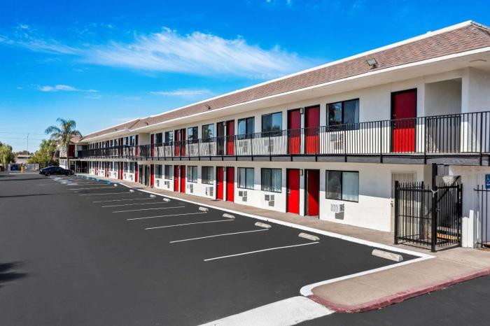 econo lodge stockton near i 5 fairgrounds
