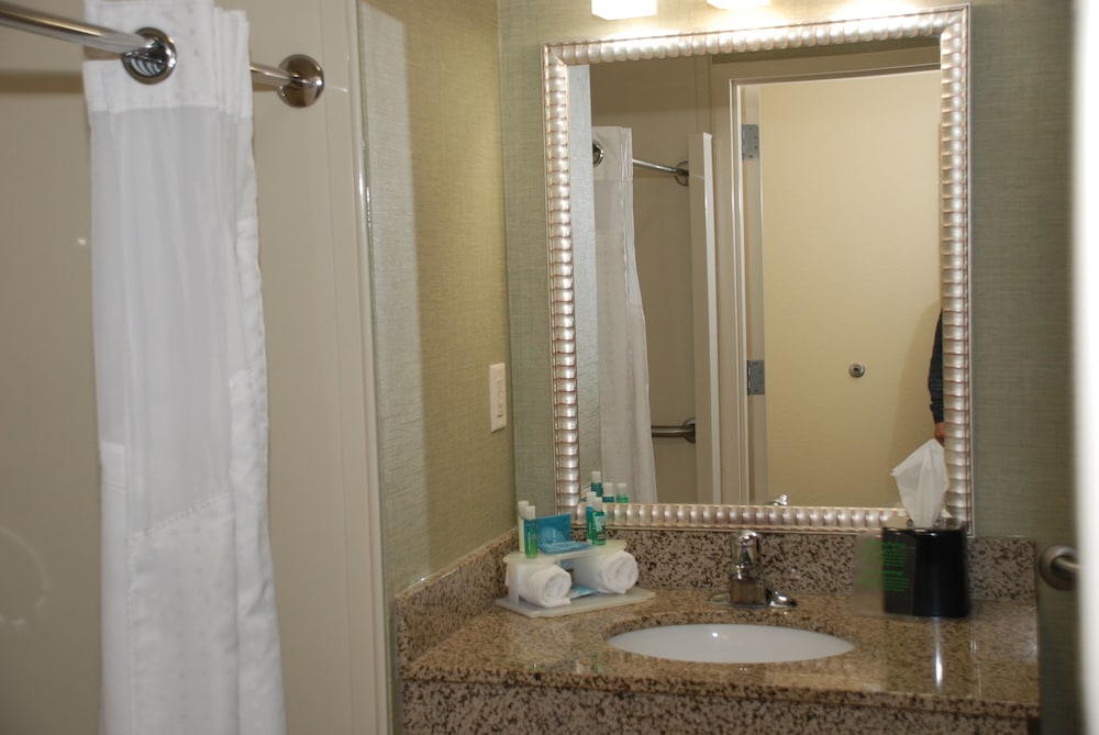 holiday inn express and suites covington by ihg