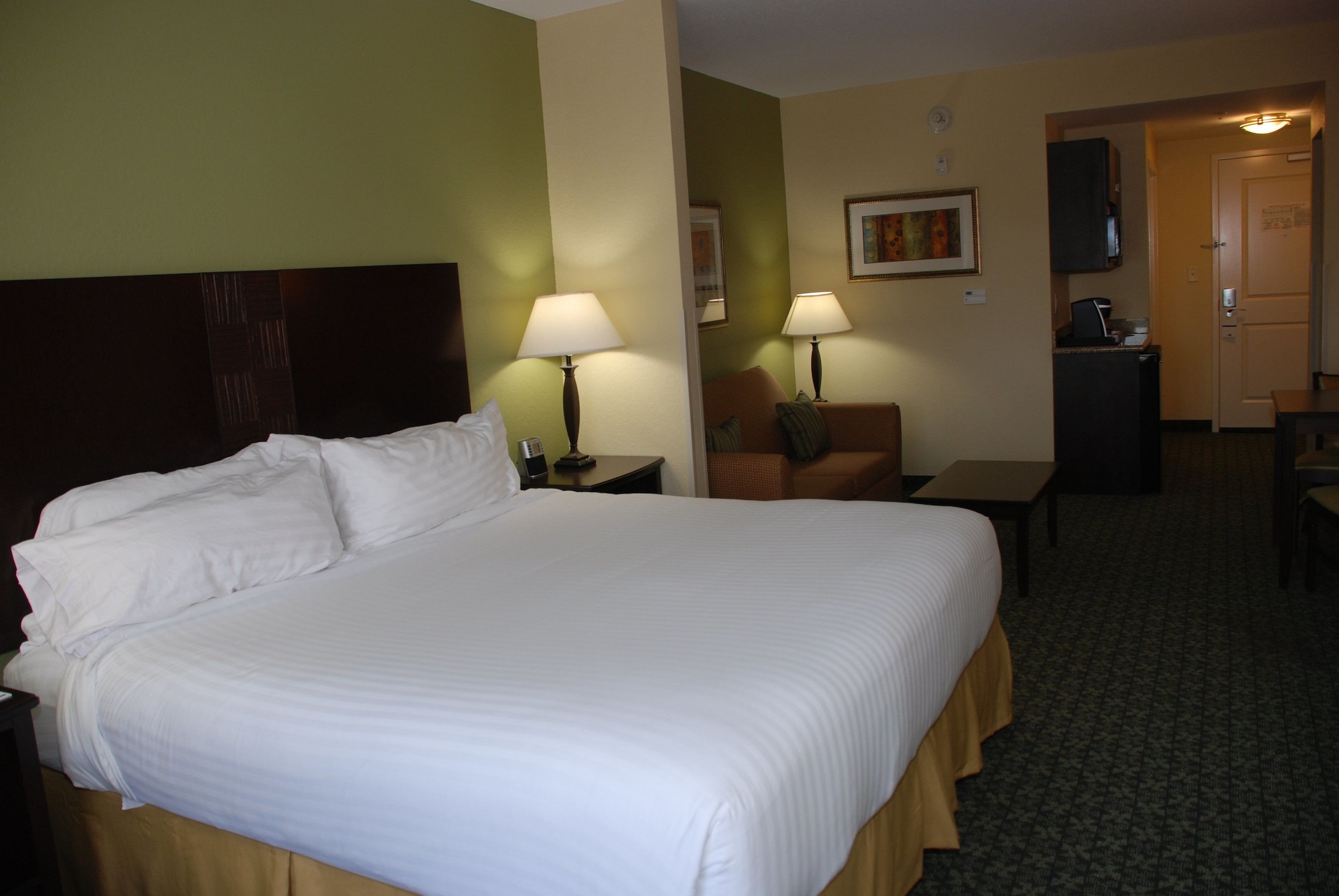holiday inn express and suites covington by ihg