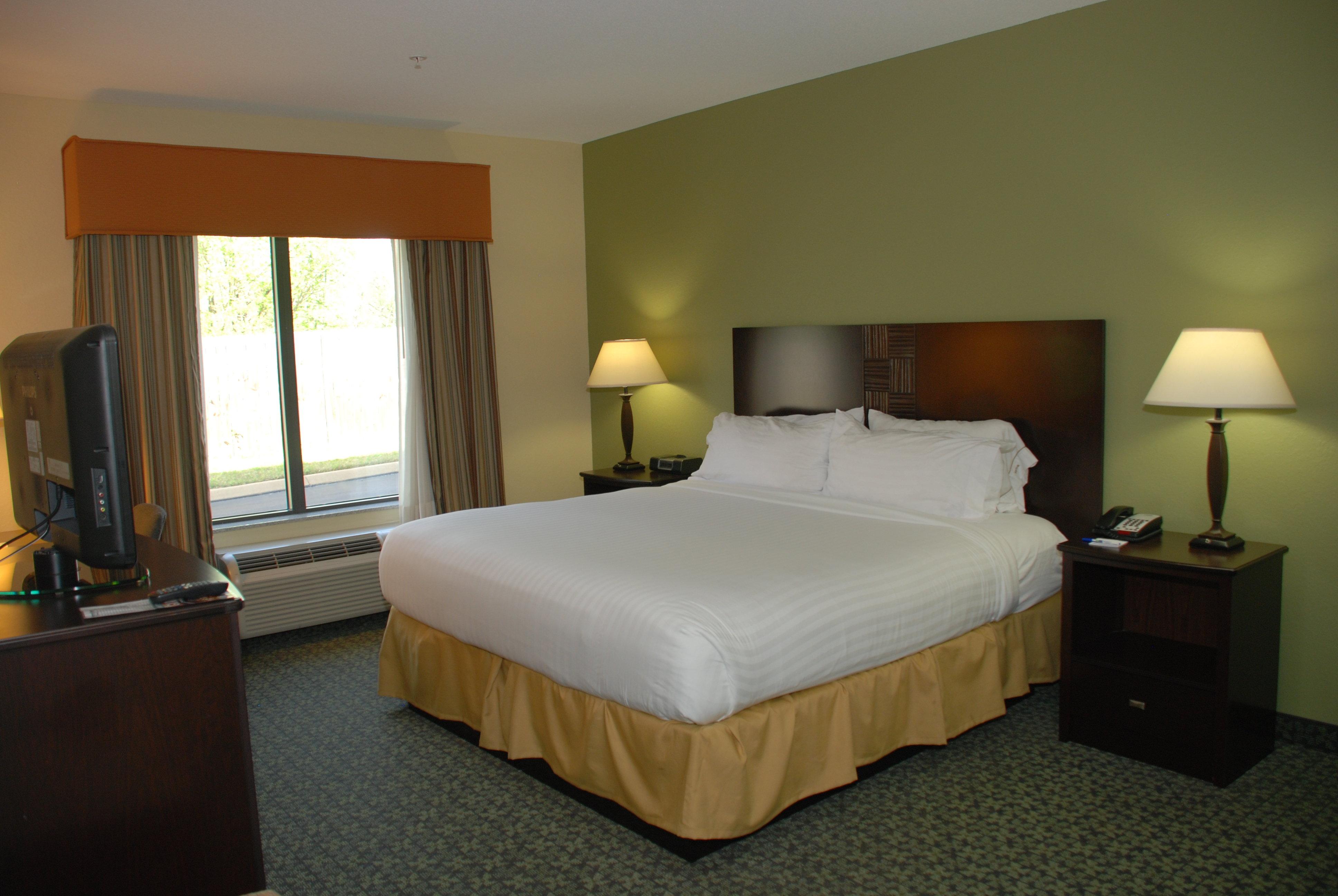 holiday inn express and suites covington by ihg