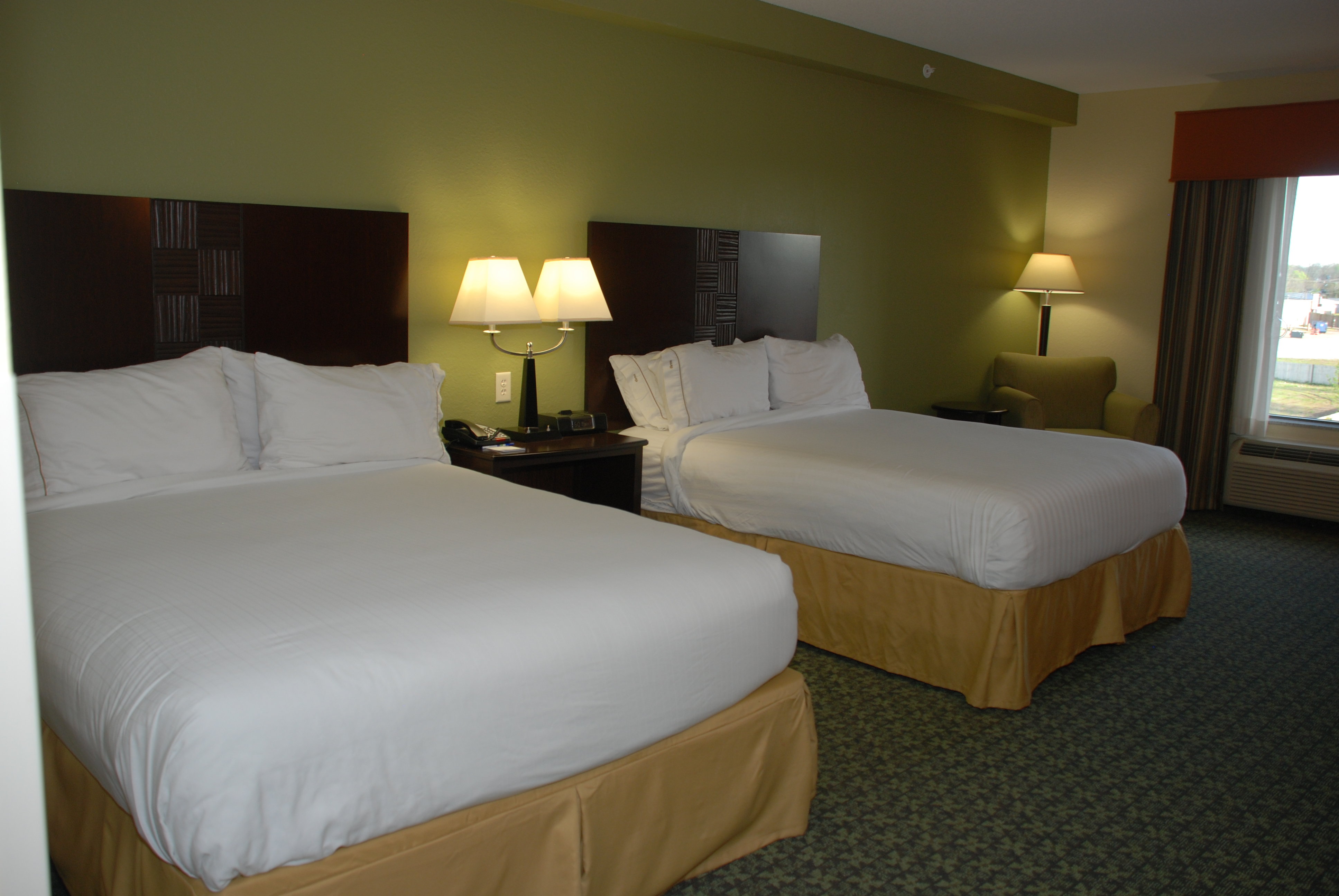 holiday inn express and suites covington by ihg