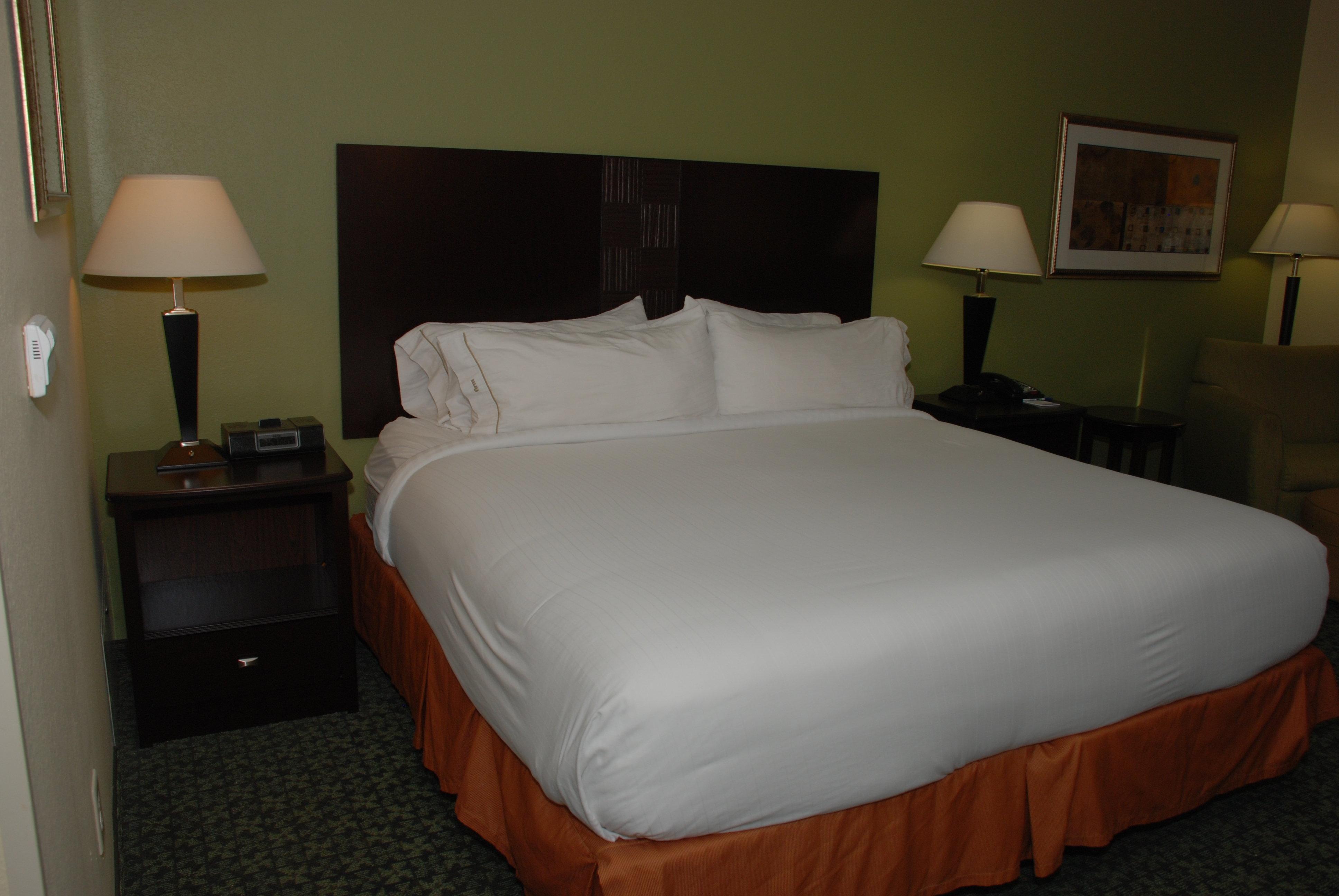 holiday inn express and suites covington by ihg