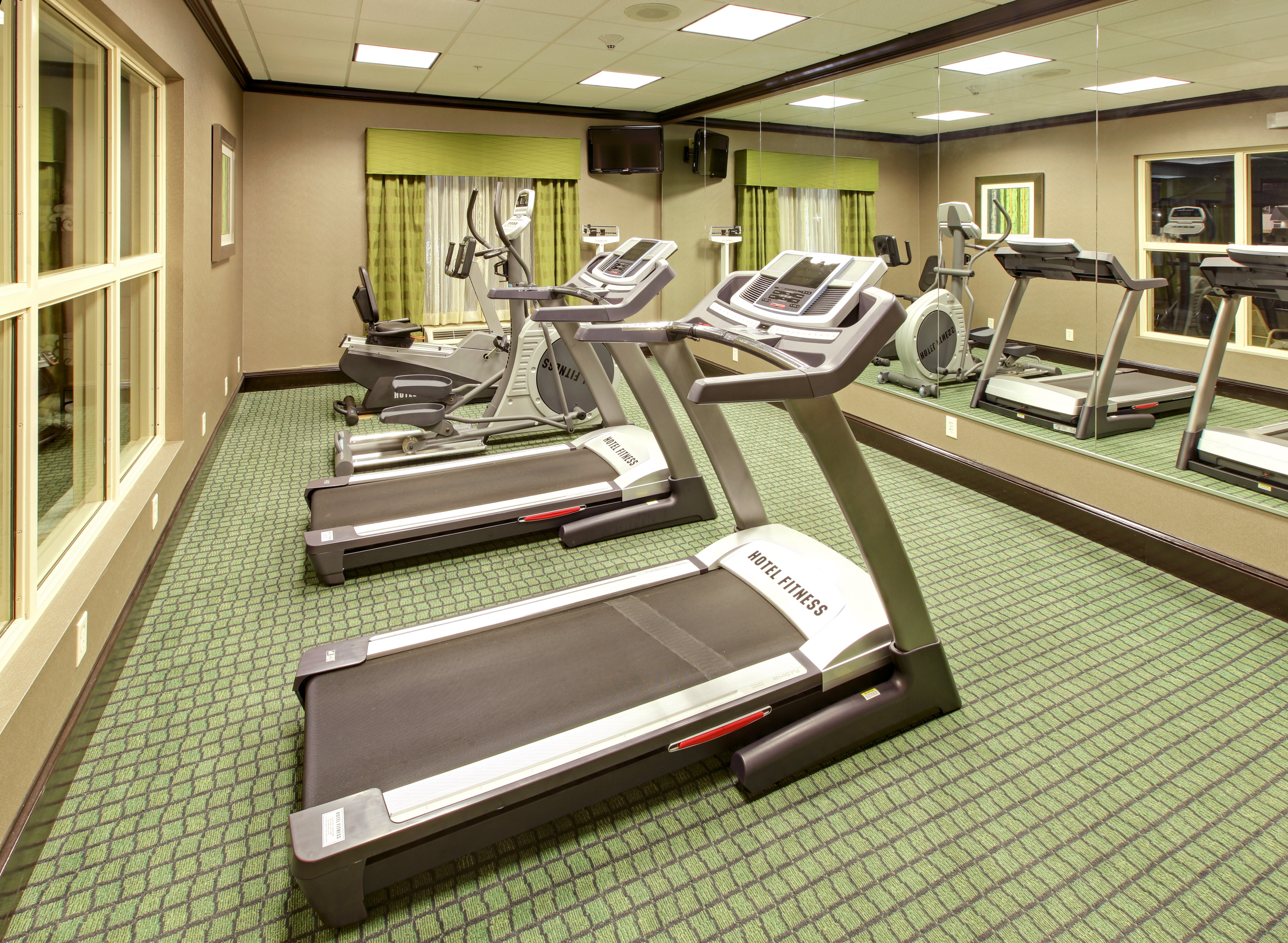 holiday inn express and suites covington by ihg