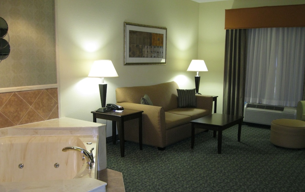 holiday inn express and suites covington by ihg