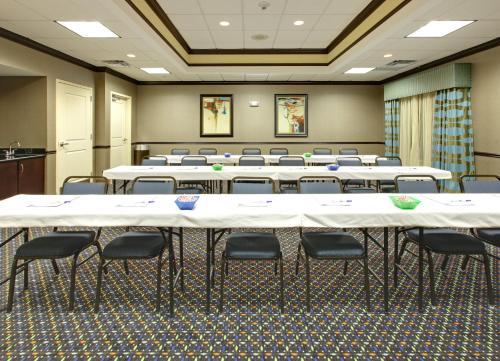 holiday inn express and suites covington by ihg