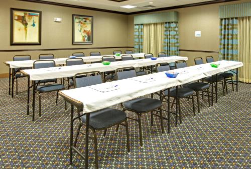 holiday inn express and suites covington by ihg