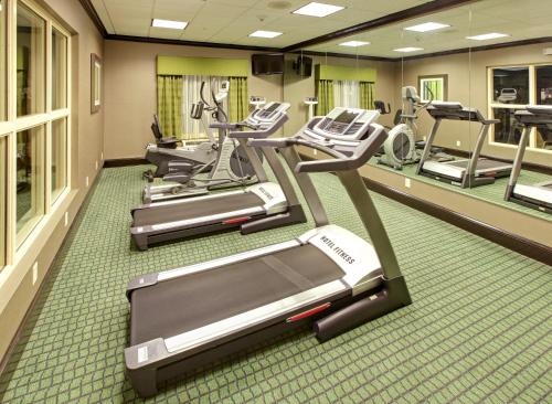 holiday inn express and suites covington by ihg
