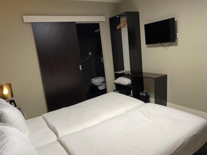 campin hotel