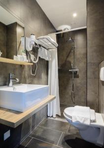 campin hotel