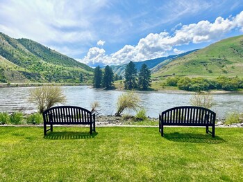 steelhead inn