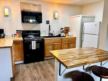 Steelhead Inn,,5 star