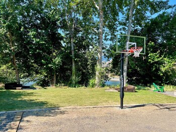 Steelhead Inn,,5 star