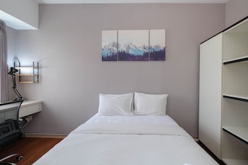 fancy and nice studio apartment at springlake summarecon bekasi