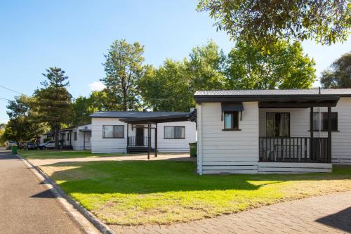lake hume resort