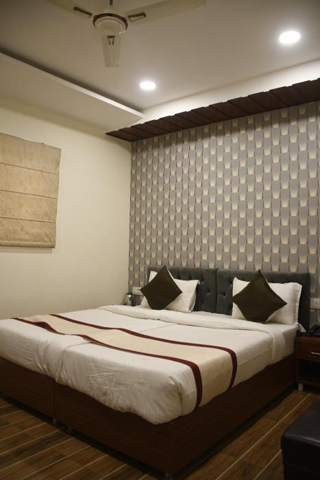 hotel sv grand varanasi