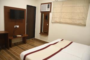 hotel sv grand varanasi